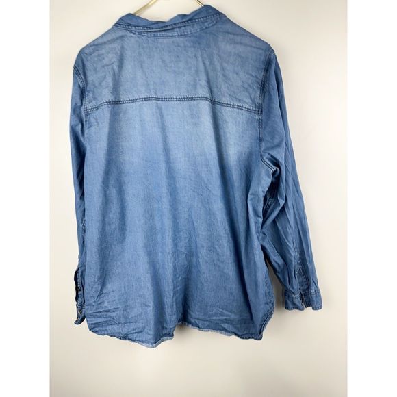 Torrid Womens 3X Taylor Medium Wash Denim Button-Down Shirt - Picture 4 of 6